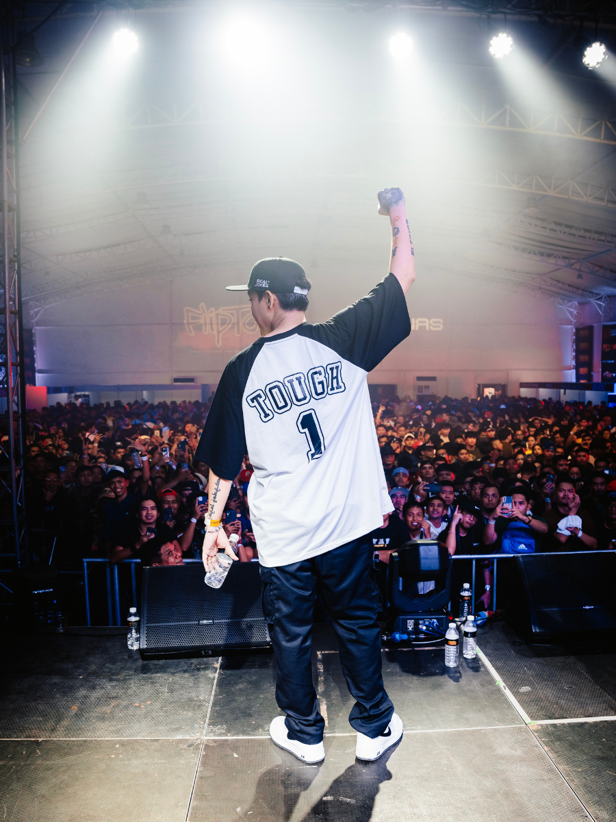 TOUGH1 - WHITE SHIRT (BLACK SLEEVES)